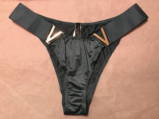 NWT VICTORIA SECRET GREY METAL V BRAZILIAN CHEEKY XS XSMALL $25