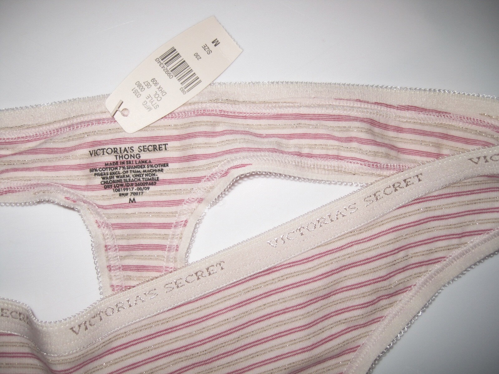 NWT VICTORIA’S SECRET MEDIUM PINK GOLD STRIPE PICOT LOGO BAND RARE THONG PANTIES