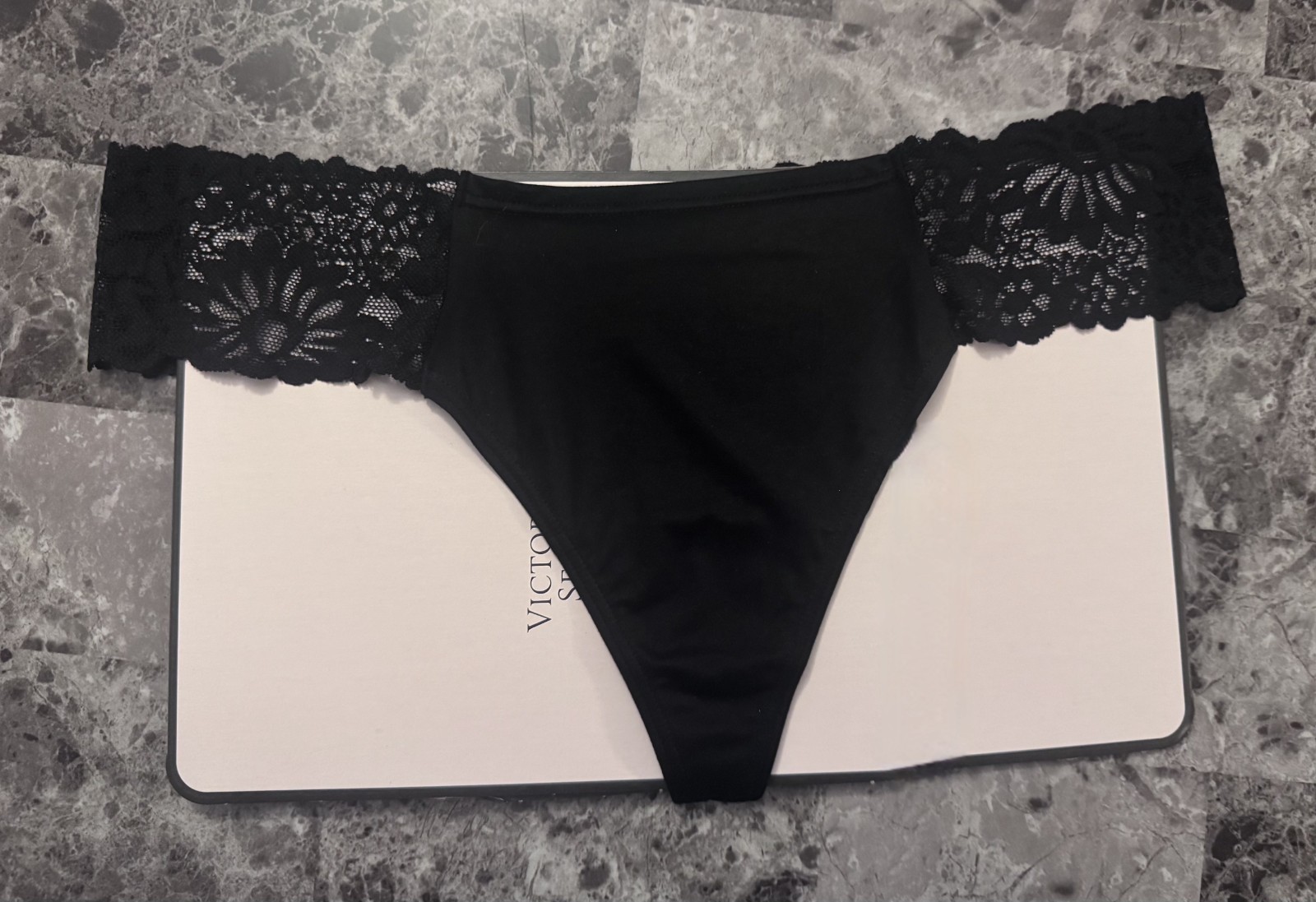 NWOT VICTORIA’S SECRET PINK LARGE BLACK SOFT SMOOTH LACE RARE THONG PANTIES