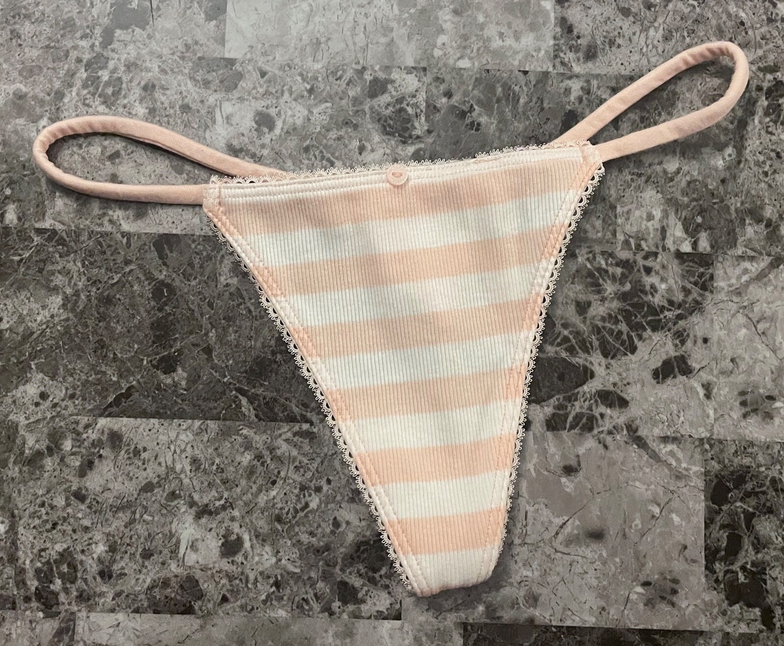 NWT VICTORIA’S SECRET PINK WHITE STRIPE RIBBED KNIT BUTTON V STRING PANTIES