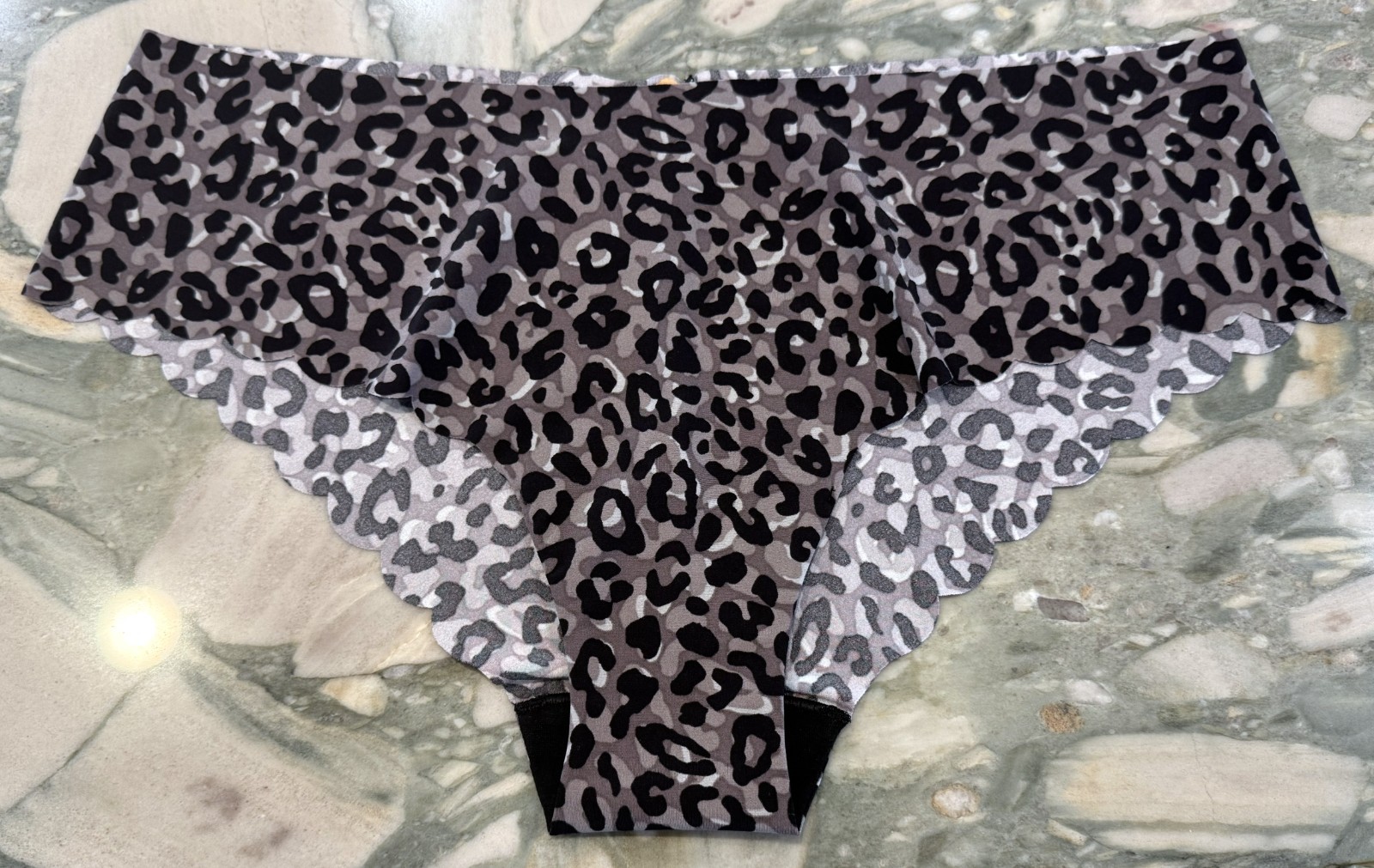 NEW Victoria Secret PINK No Show Cheeky – Scallop Edge Dark Charcoal Leopard XXL