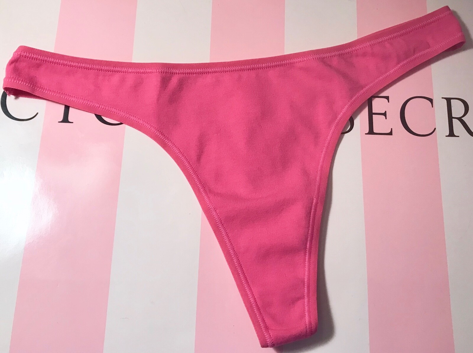 NWT VICTORIA’S SECRET PINK SMALL BRIGHT PIINK VINTAGE RARE THONG PANTIES 2003