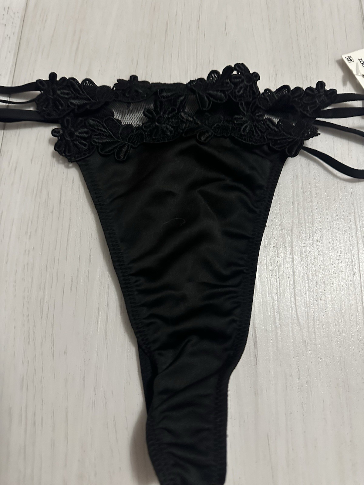 NWT Flora Nikrooz – Showstopper Thong Satin Sz M Black Double Side Strap