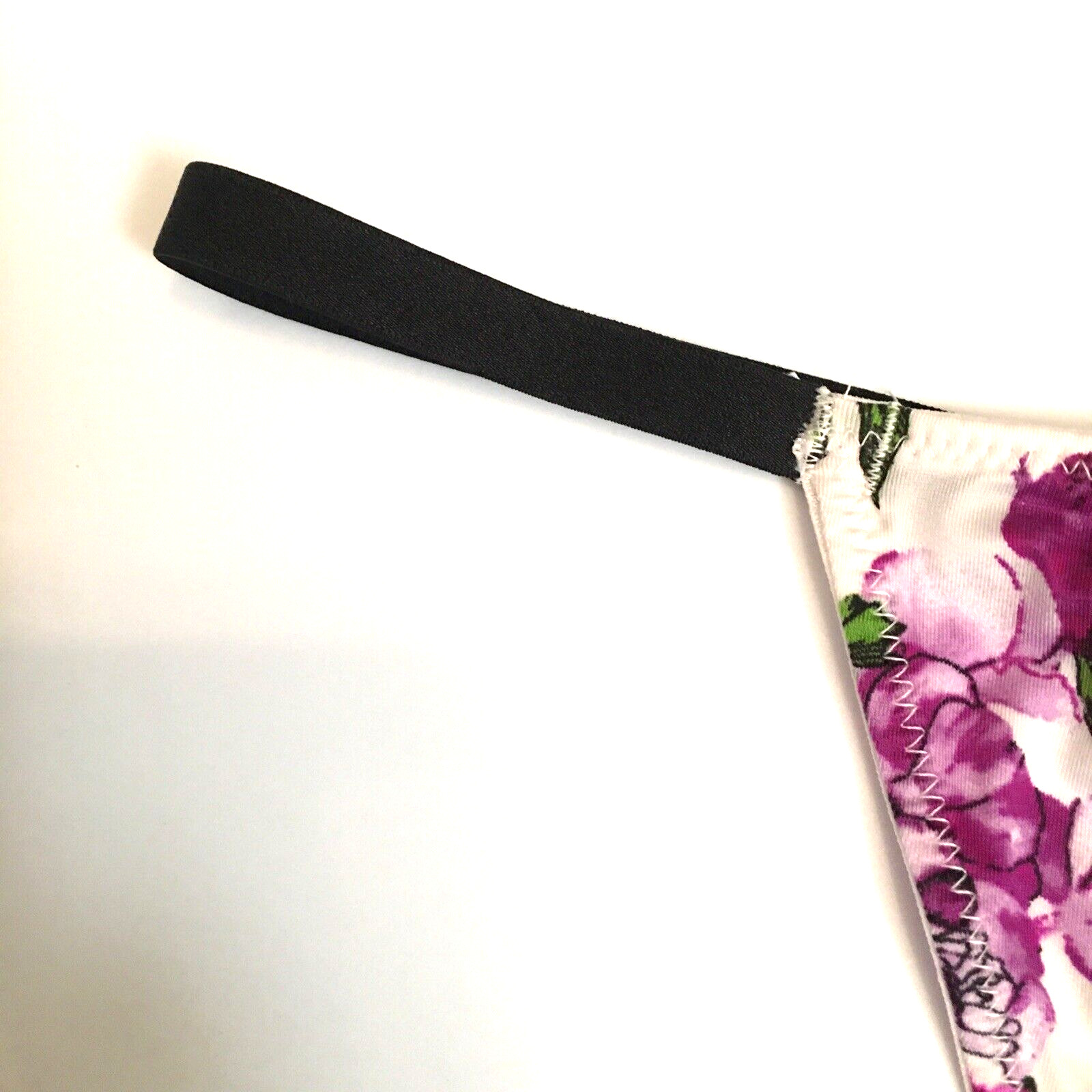 Victorias Secret Floral Mesh Heart V-String Thong Size S Cut-Out Sexy Bow Back