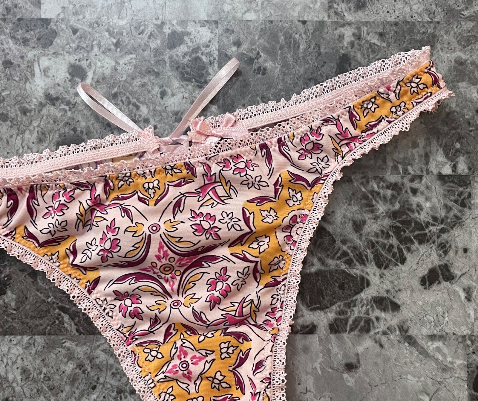 NWT VICTORIA’S SECRET SEXY LITTLE THINGS XS LACE UP VINTAGE RARE THONG PANTIES