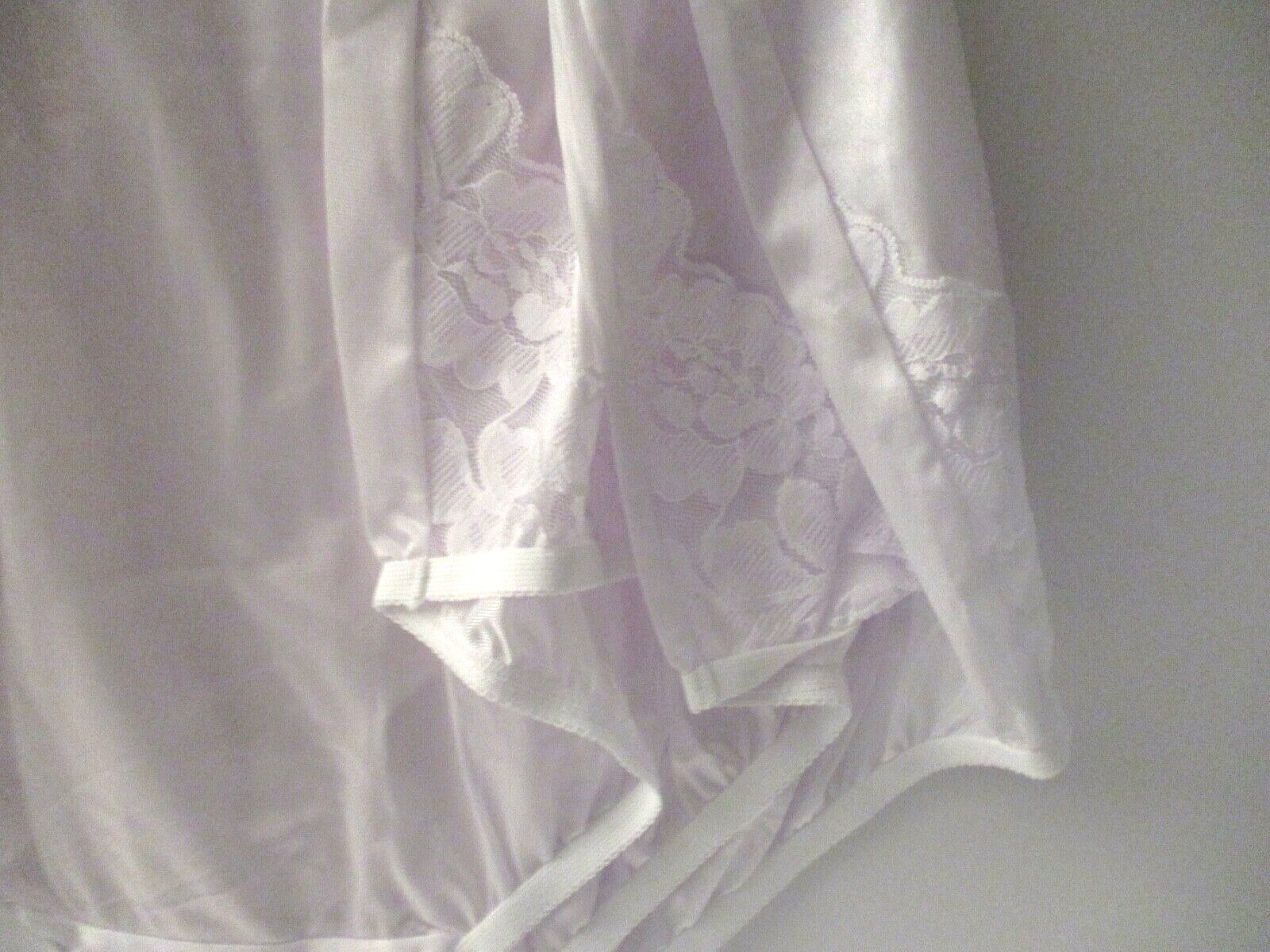 Vanity Fair brief panties 3 pair Perfectly Yours Lace Nouveau size 7/L white