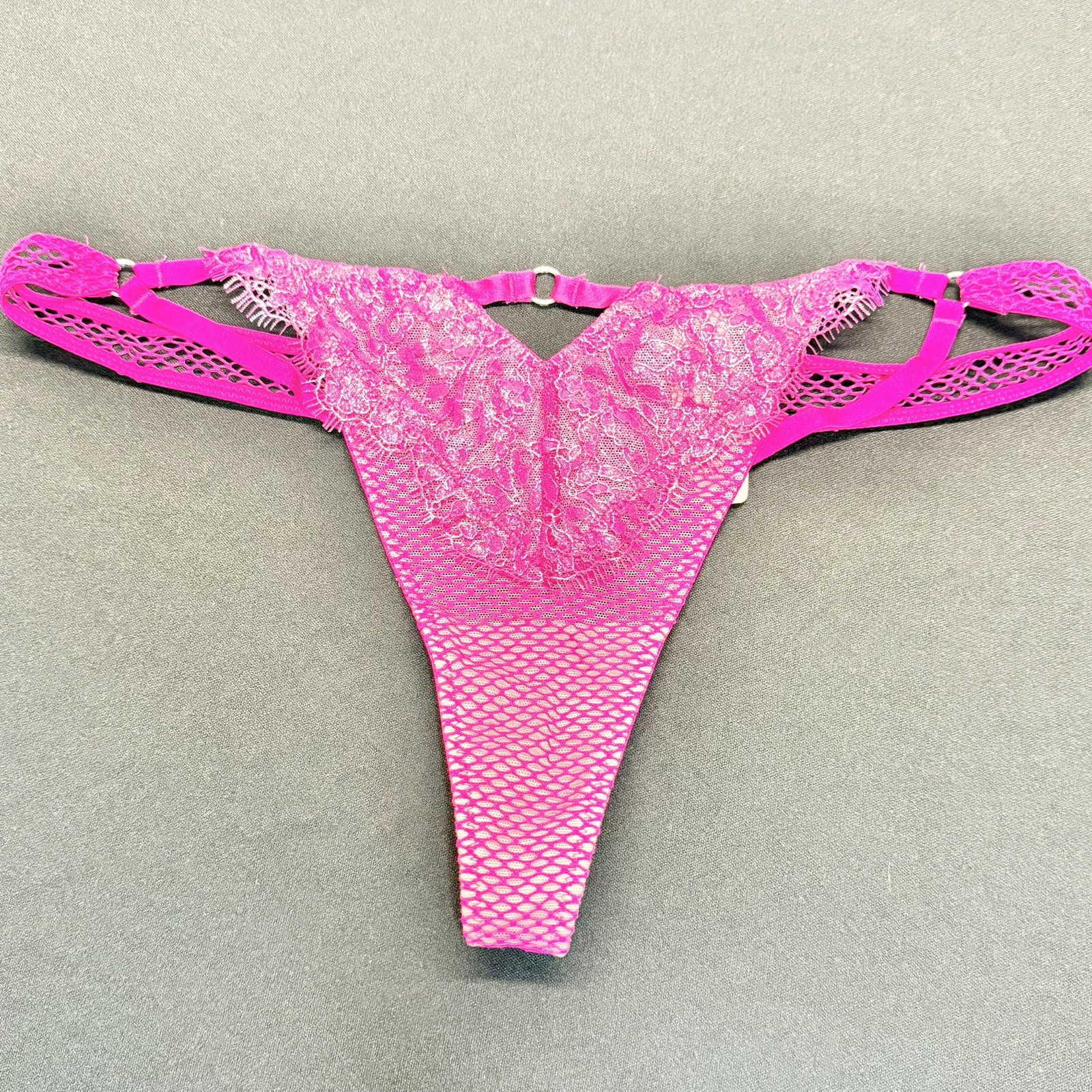 NWT RARE Vintage Victoria’s Secret Pink Fishnet Mesh Lace Strappy Thong Medium
