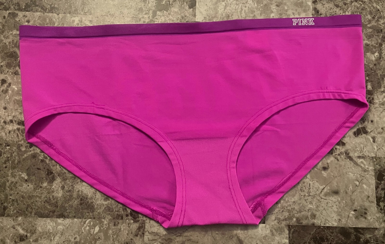 NWT VICTORIA’S SECRET PINK LARGE WHITE LOGO SEAMLESS RARE HIPSTER PANTIES