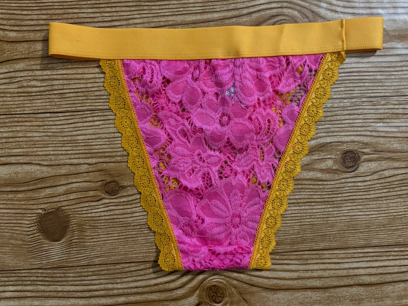 Forever 21 Intimates Contrast Lace (Cantaloupe/Pink) Bikini Panty Size M (NWT)