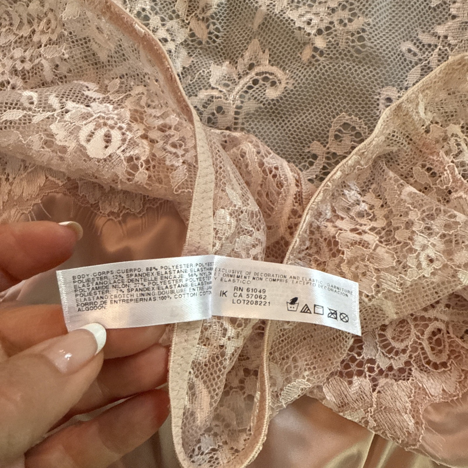 WACOAL 843323 BEIGE Hi-Cut Sheer Embroidered Lace Hip Panties 7 Lg Nylon Spandex