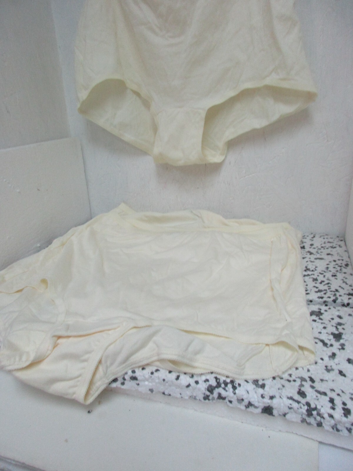 Vanity Fair 6 Pairs Women’s Perfectly Yours Panties 15318 White Size 10/3XL New