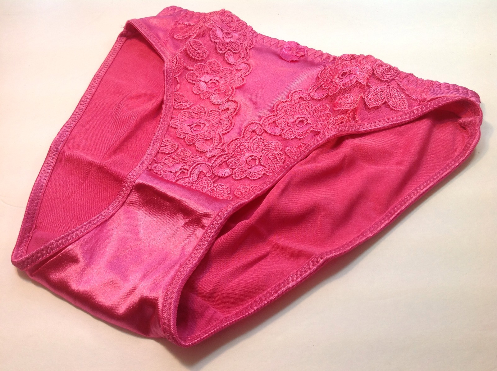Women Panties,Bikinis”Eva Cervantes”Size S. Red Carmine Satin FloralW/decoration
