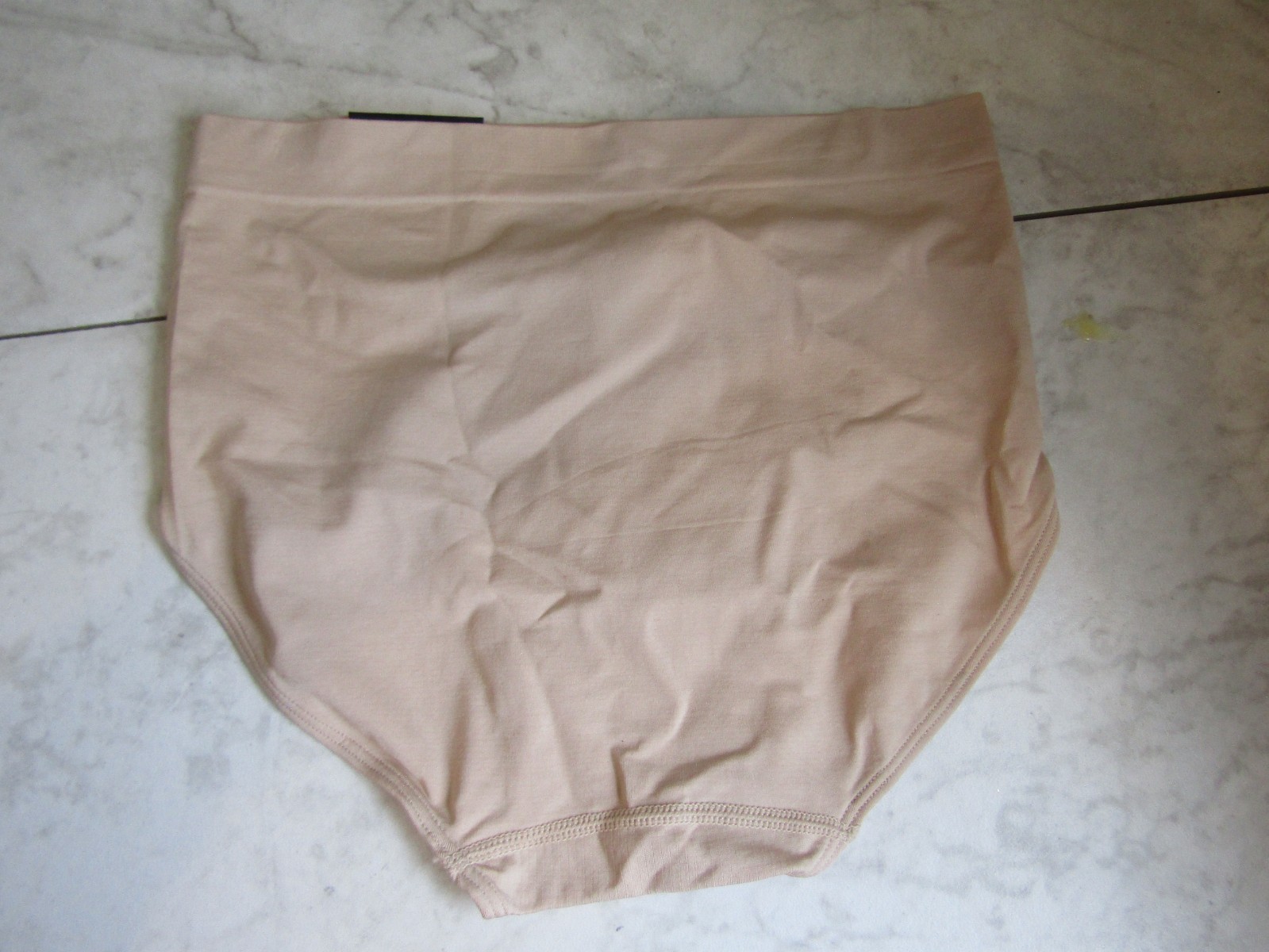 NWT Bali One Smooth U Comfort Stretch Brief Panty Nylon Women’s Size L/7