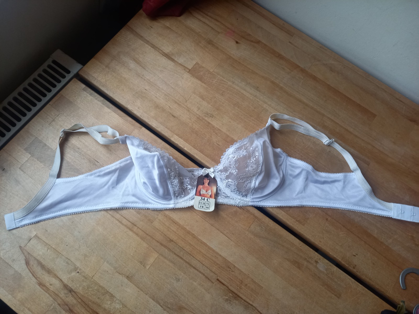 White Bra with Half Lace Cups Underwire Bra 34C BRAND NEW