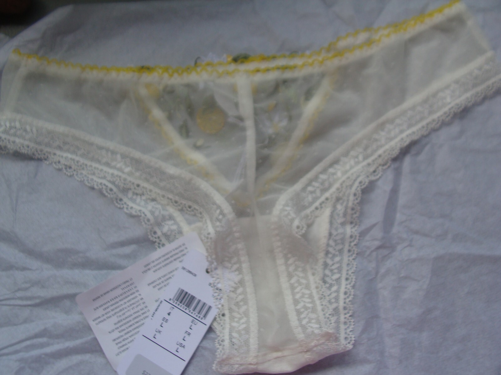NWT Intimissimi Italian Women’s Tanga Panty Ivory , Size L