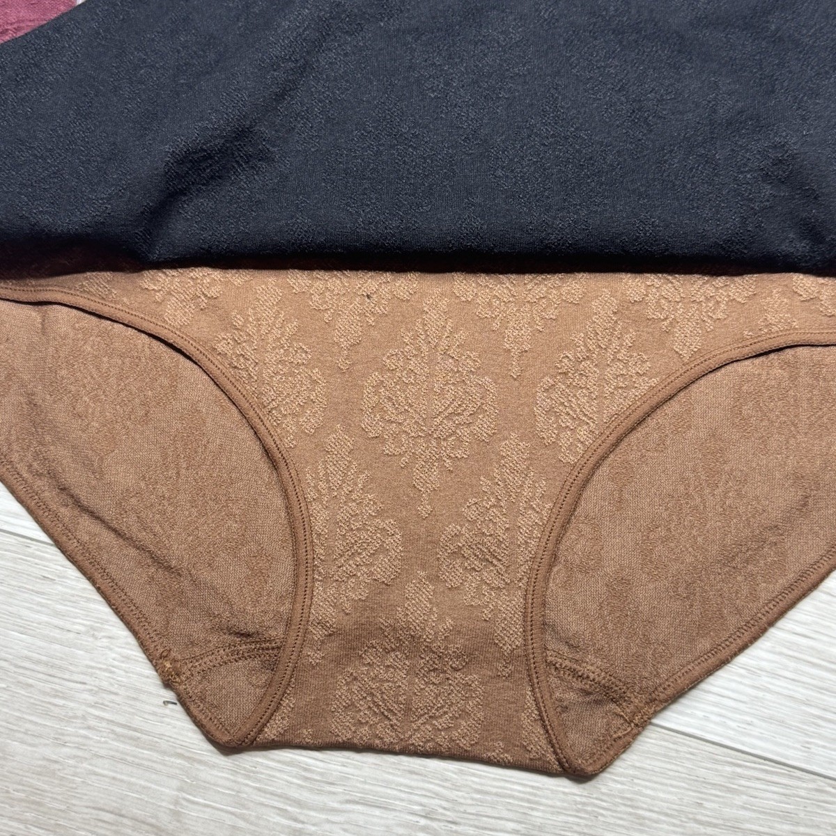 CAPEZIO Women’s 3-Pack LOGO Seamless Hipster Floral Panties Nylon Blend Size M