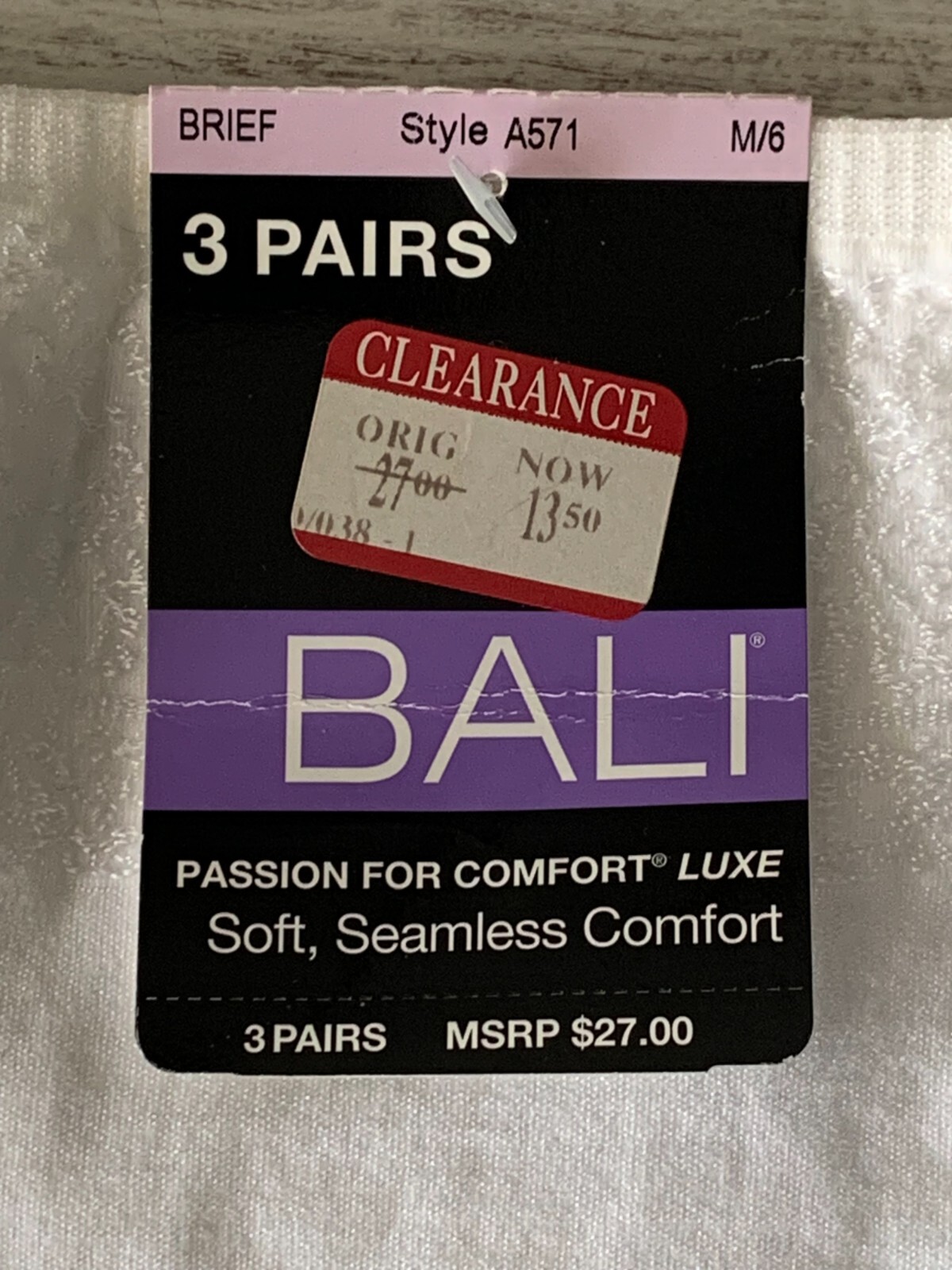 Bali Seamless Comfort Brief Panties Seamless Luxe White A571 Size M/6 NEW