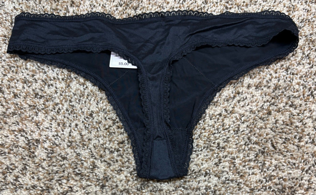 Auden Black Thong. Size: M (8-10).