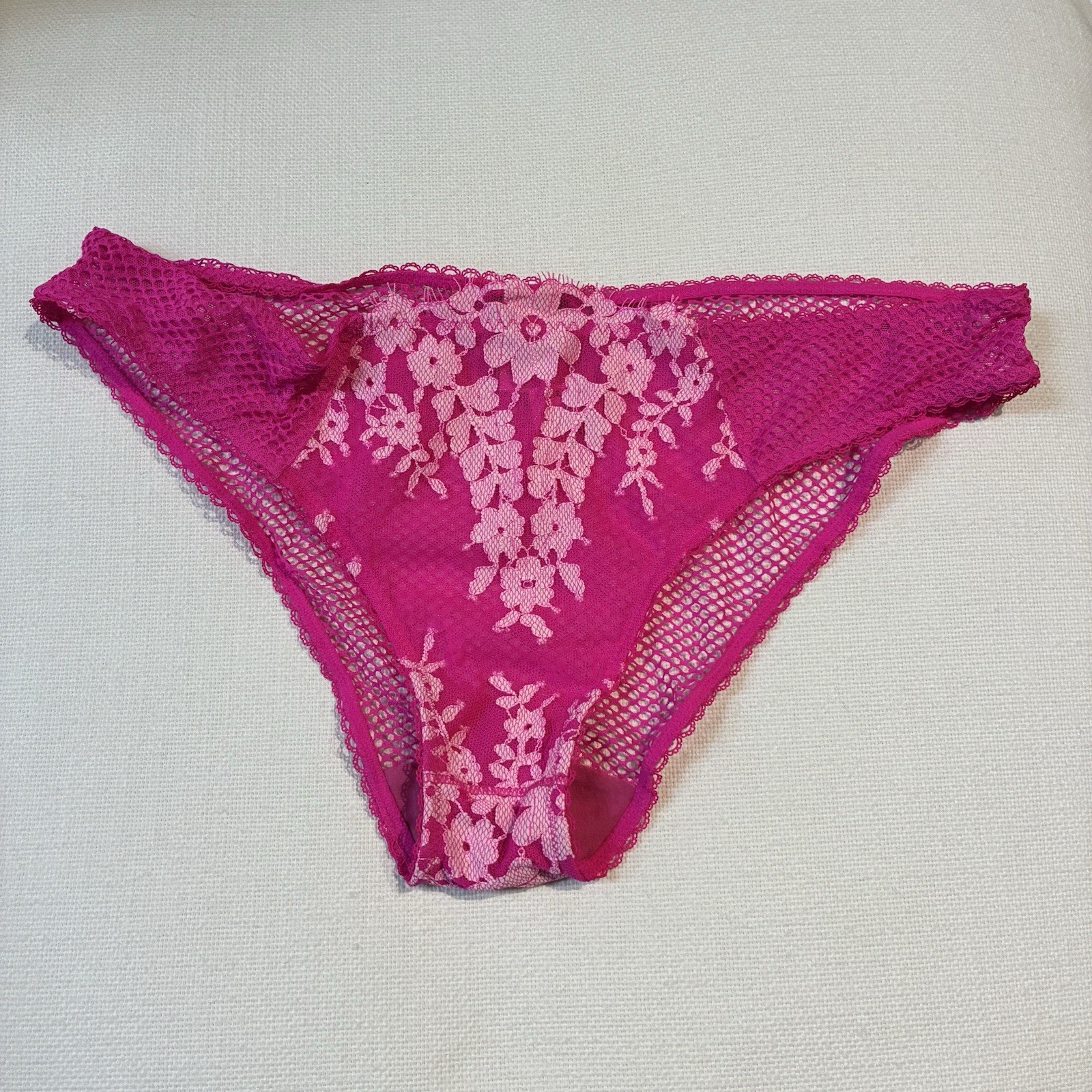 *NWT* Victoria’s Secret L 💕 Dream Angels Hot Pink Floral Fishnet Cheeky Panty