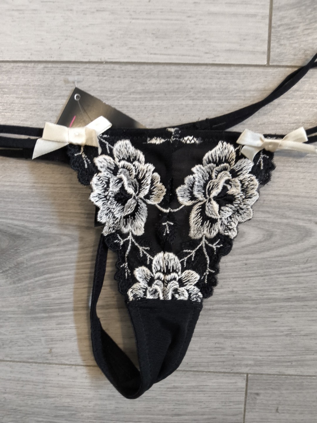 BNWT Vintage La Senza Black & Ivory Embroidered Bandeau Thong Size 8