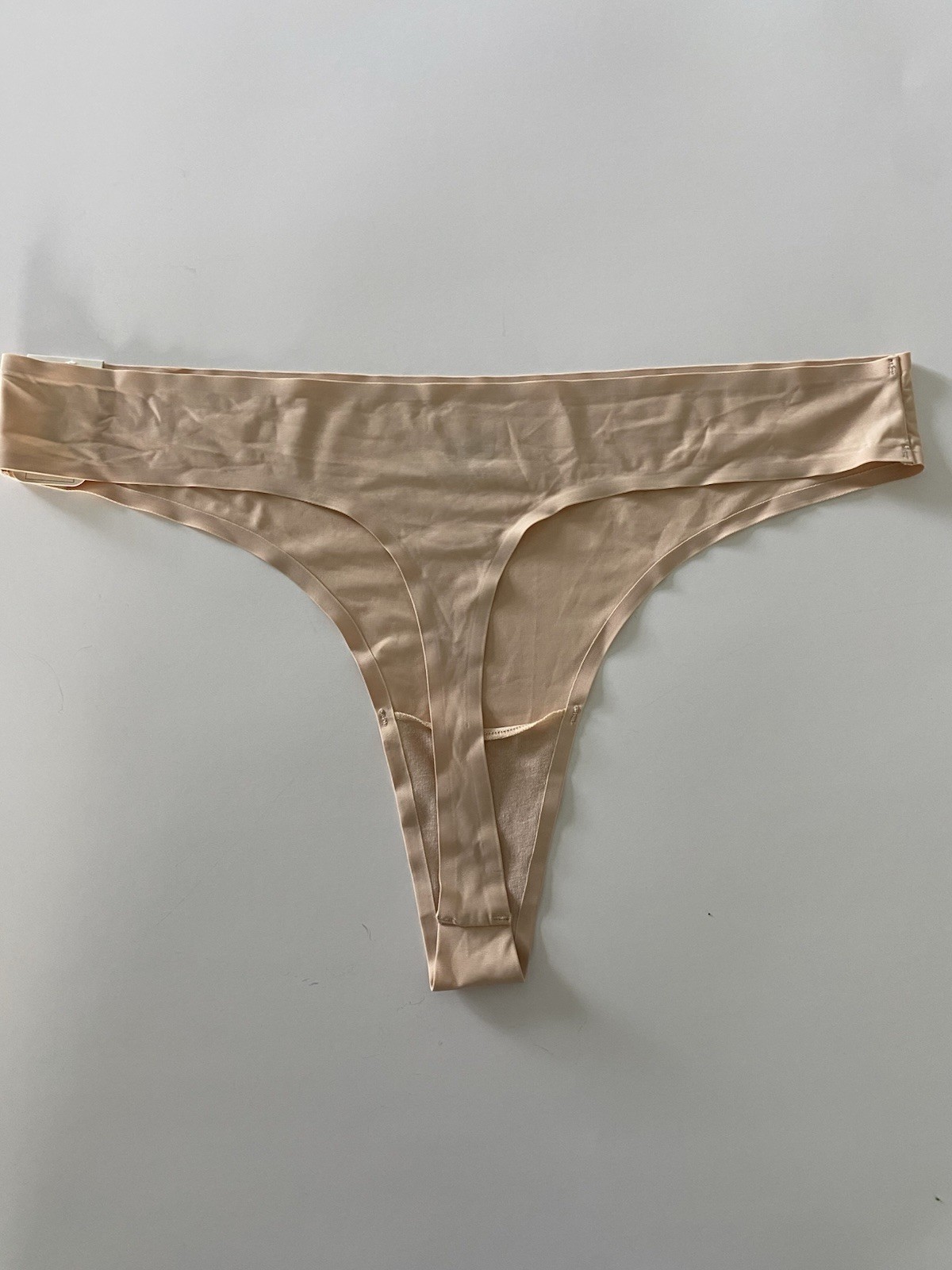 GILLIAN & O’MALLEY XL NUDE NO-SHOW THONG PANTIES New /with original Tags