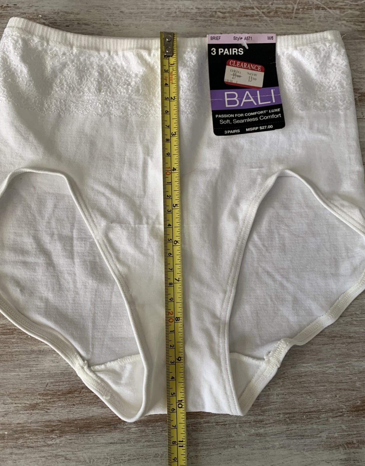 Bali Seamless Comfort Brief Panties Seamless Luxe White A571 Size M/6 NEW