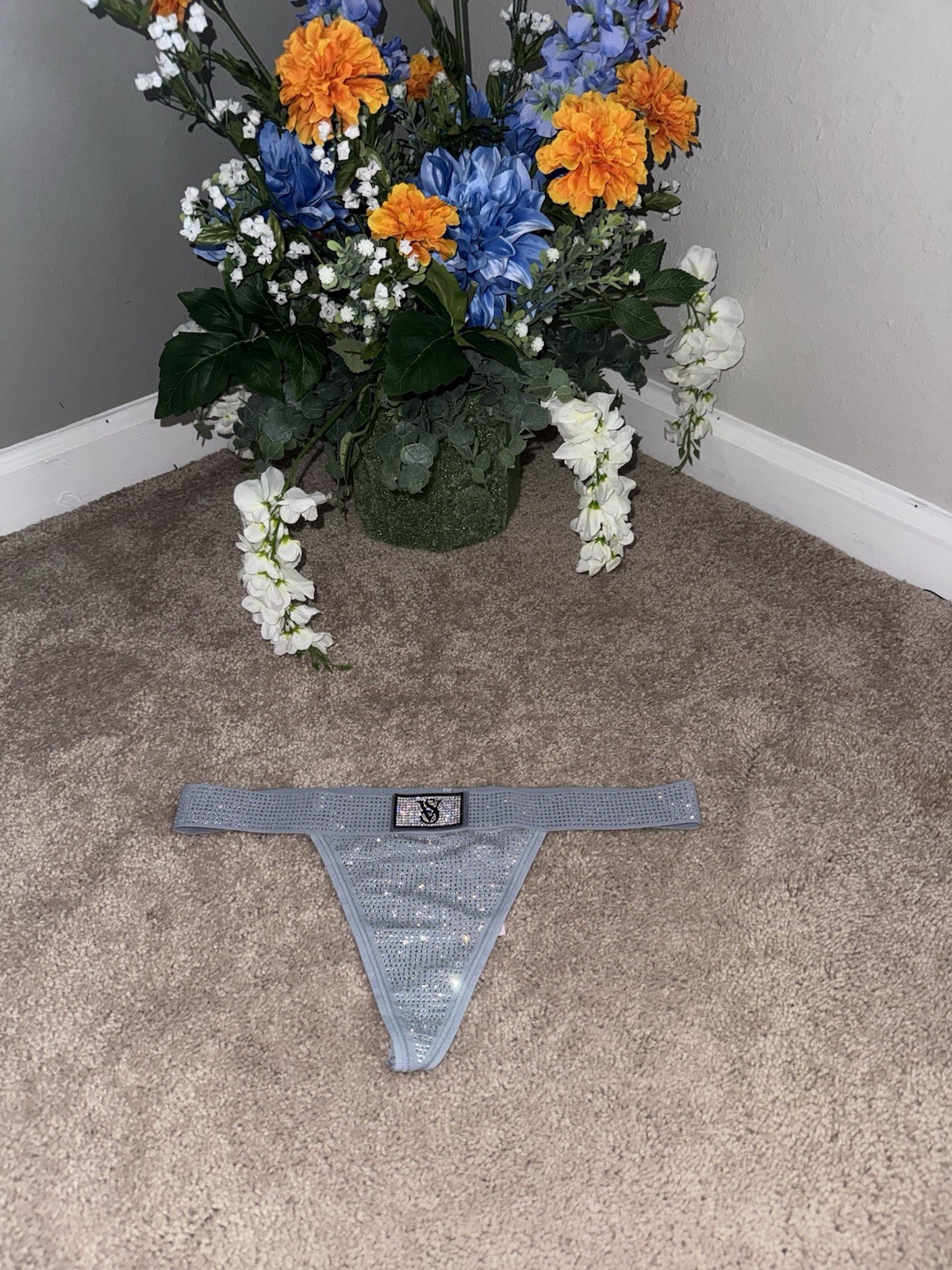 Victoria’s Secret V-String Thong Panty Gray Rhinestone Bling Logo Size Small NWT