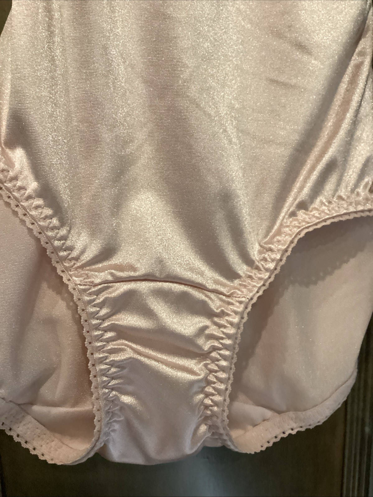 Vanity Fair Radiant Undershapers Brief Panties 3 Pack Sz M 6 Beige White Pink