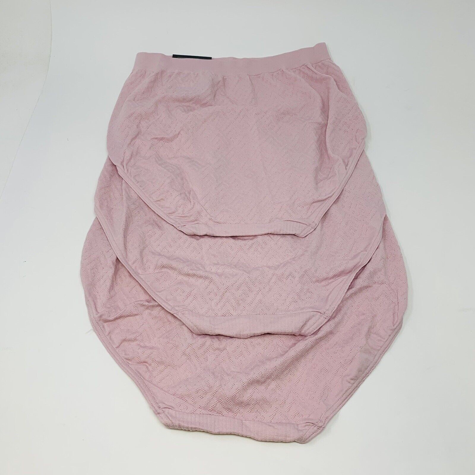 New Bali Seamless Microfiber Brief 3 Pack Comfort Revolution 803J Pink 6/7 NWT