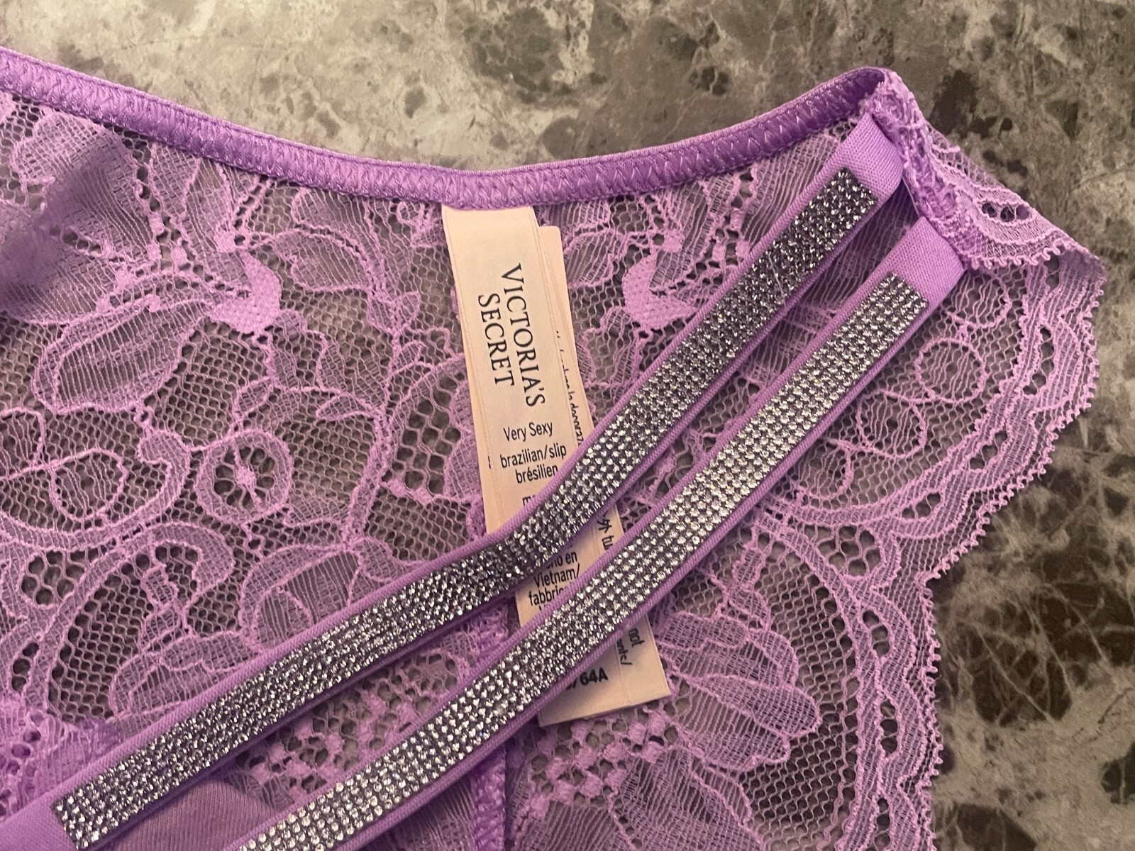 NWT VICTORIA’S SECRET LAVENDER RHINESTONE DOUBLE SHINE STRAP BRAZILIAN PANTIES