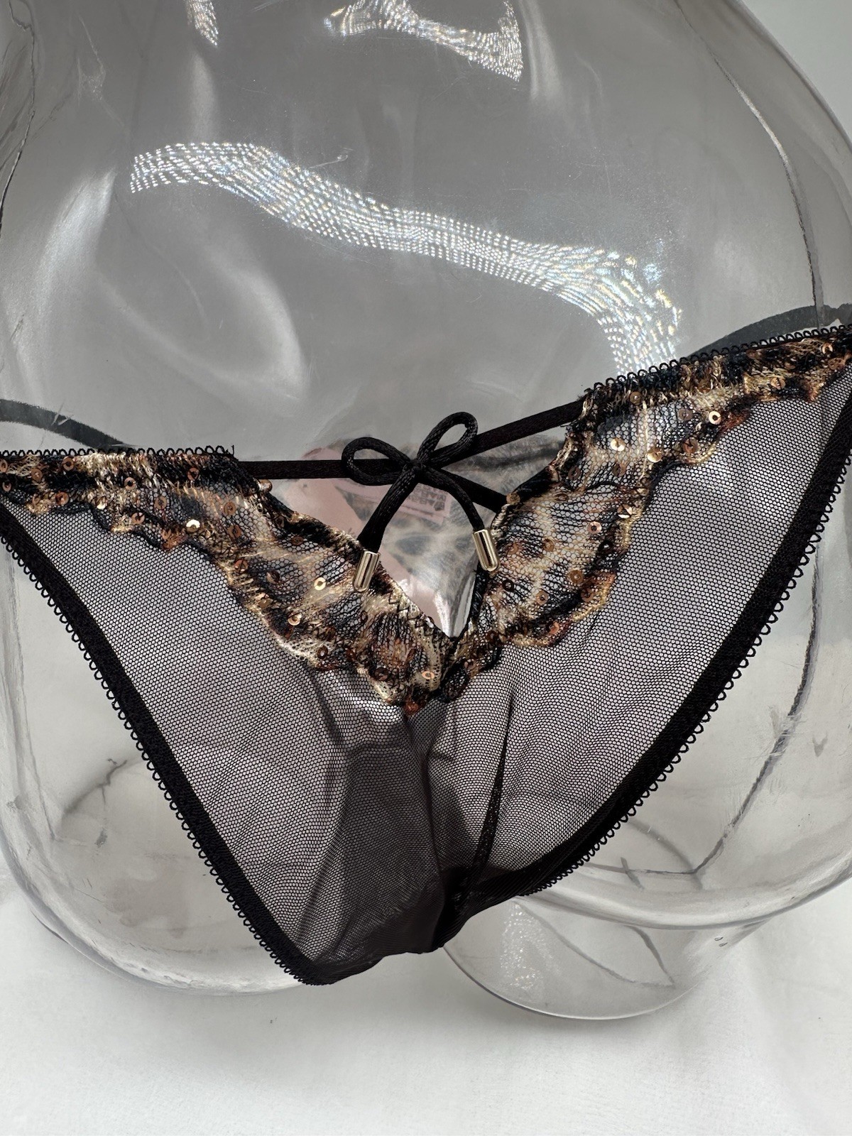 Victoria’s Secret 🌹RT $29 Geo Leo Embroidery Sequin BRAZILIAN SMALL🌹ONLY 1