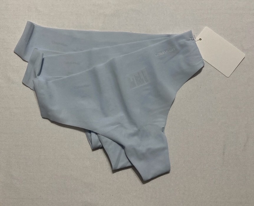 CALVIN KLEIN Invisibles Seamless Thong Panties 3 Pack BLUE S
