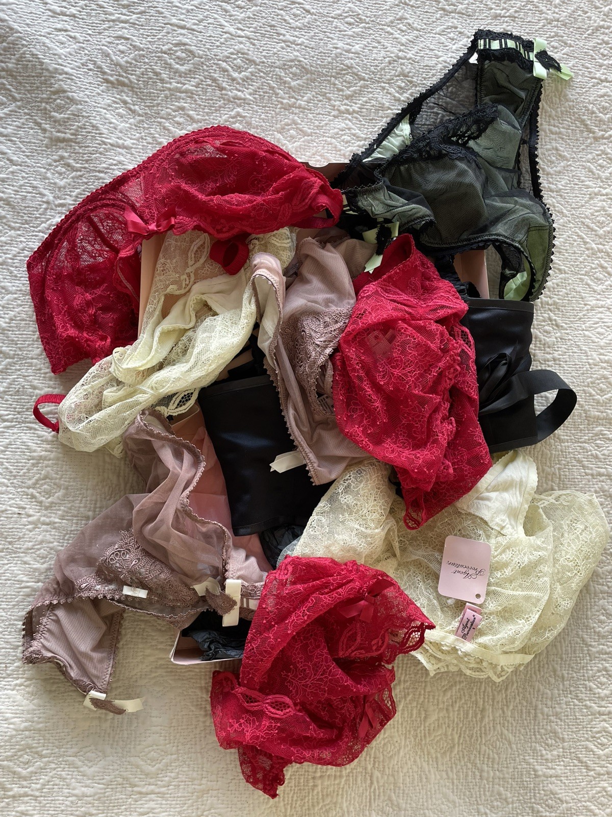 VINTAGE – AGENT PROVOCATEUR – LACE BRIEFS – PALE LEMON – LARGE – RARE – BNWT