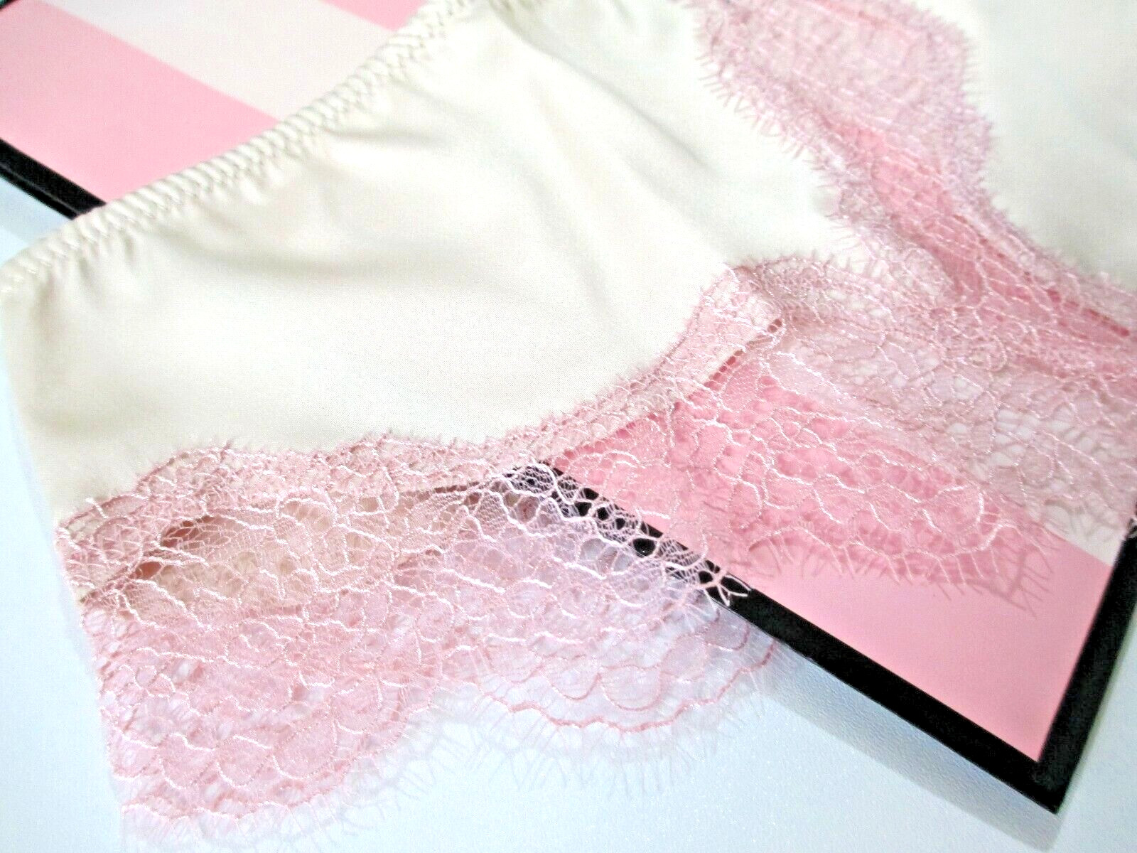 VICTORIA’S SECRET DREAM ANGELS High Waist Brazilian Panty M Satin Pink Ivory VS