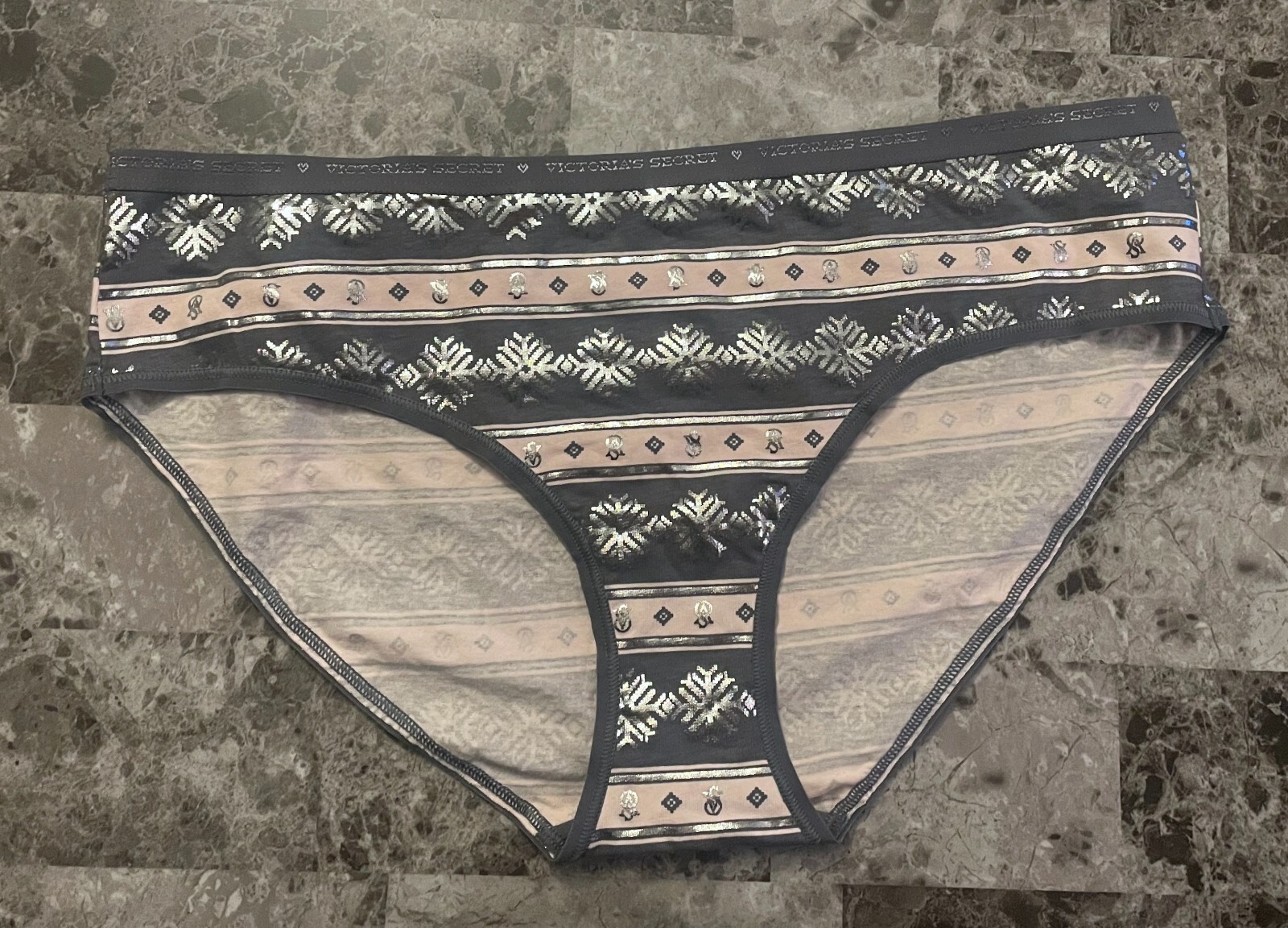 NWT VICTORIA’S SECRET XL PINK SILVER SNOWFLAKE LOGO BAND RARE HIPHUGGER PANTIES