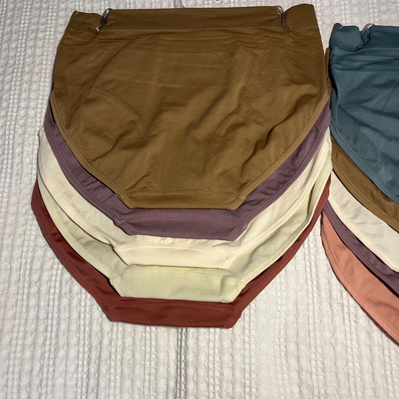 NWT Yummie 5pk Shadow Stripe Seamless Briefs Panties Blue Nude Peach Ivory PinkL