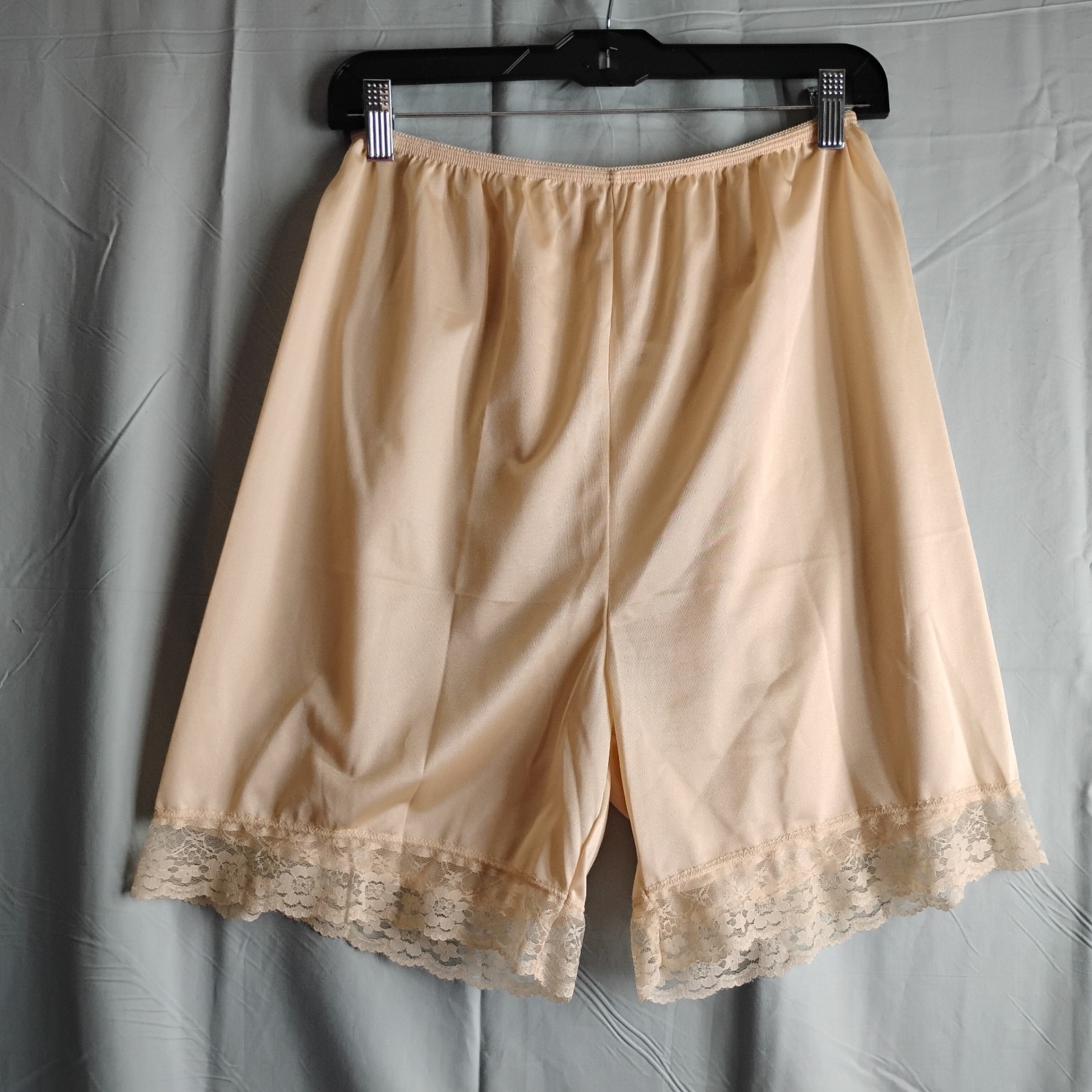Cozee Corner Beige Bloomers Leg Panties Large Shorts Slip Lace Nylon Culotte
