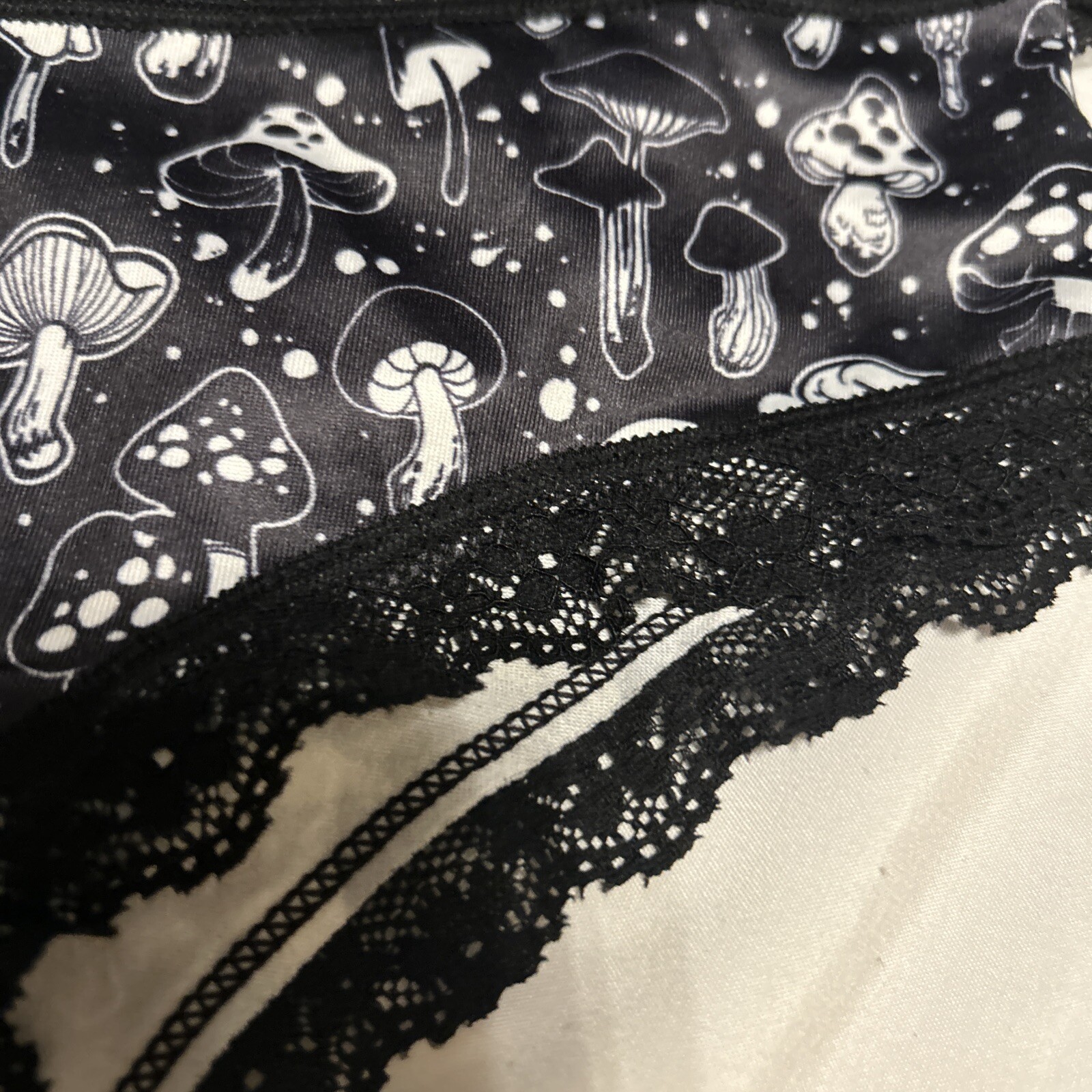 Morvia 3pk lace trim Skater goth Emo panties S Mushrooms, Skull & BonesNew