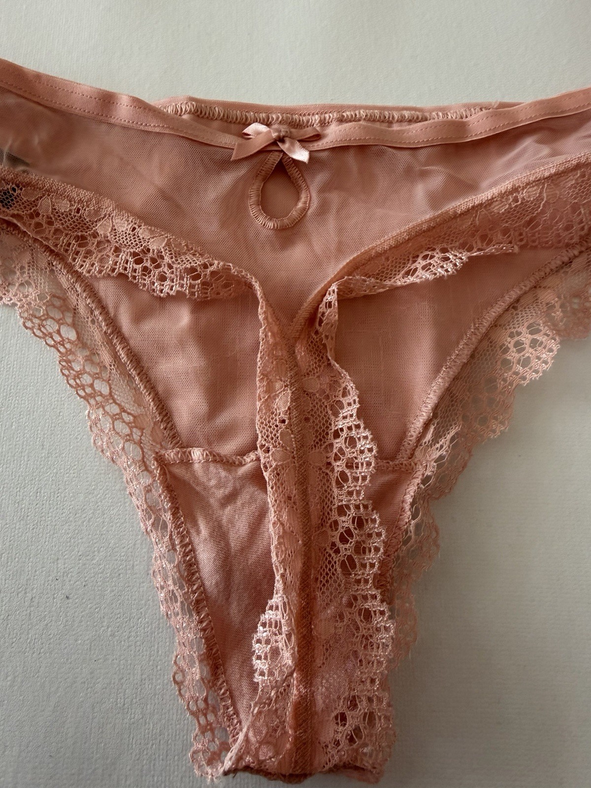 new nwt Victoria’s Secret Very sexy lace mesh sequin panty thong medium Leopard