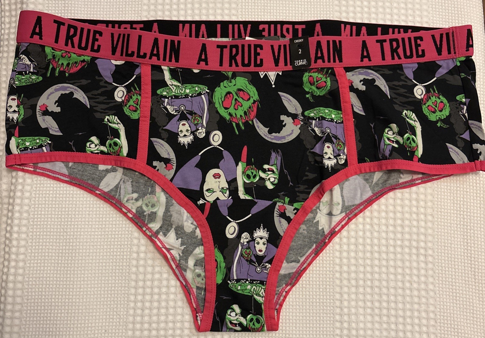 Torrid DISNEY 💜 VILLAINS POISON APPLE Black Cheeky Panty Size 2 18/20 NWT NIP