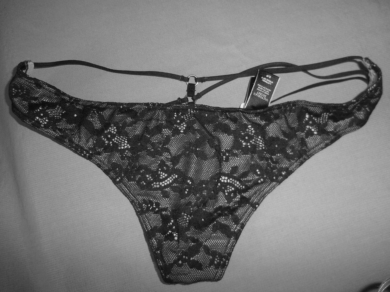 NWT VICTORIA’S SECRET V-String Thongs Black Lace 3-String PANTIES S/P