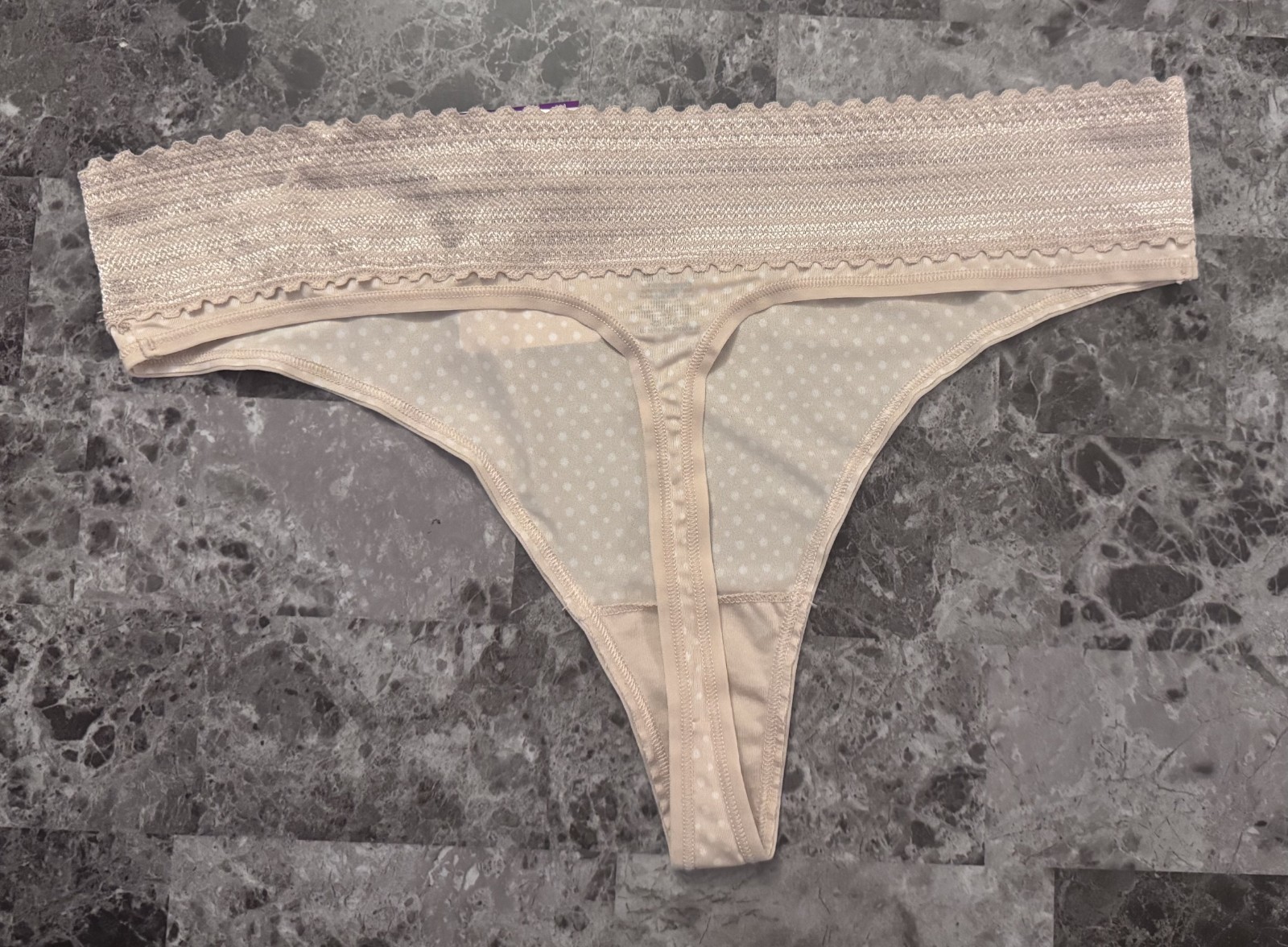 NWT WARNERS CLOUD XXL NUDE WHITE POLKA DOT SMOOTH LACE NO SHOW THONG PANTIES