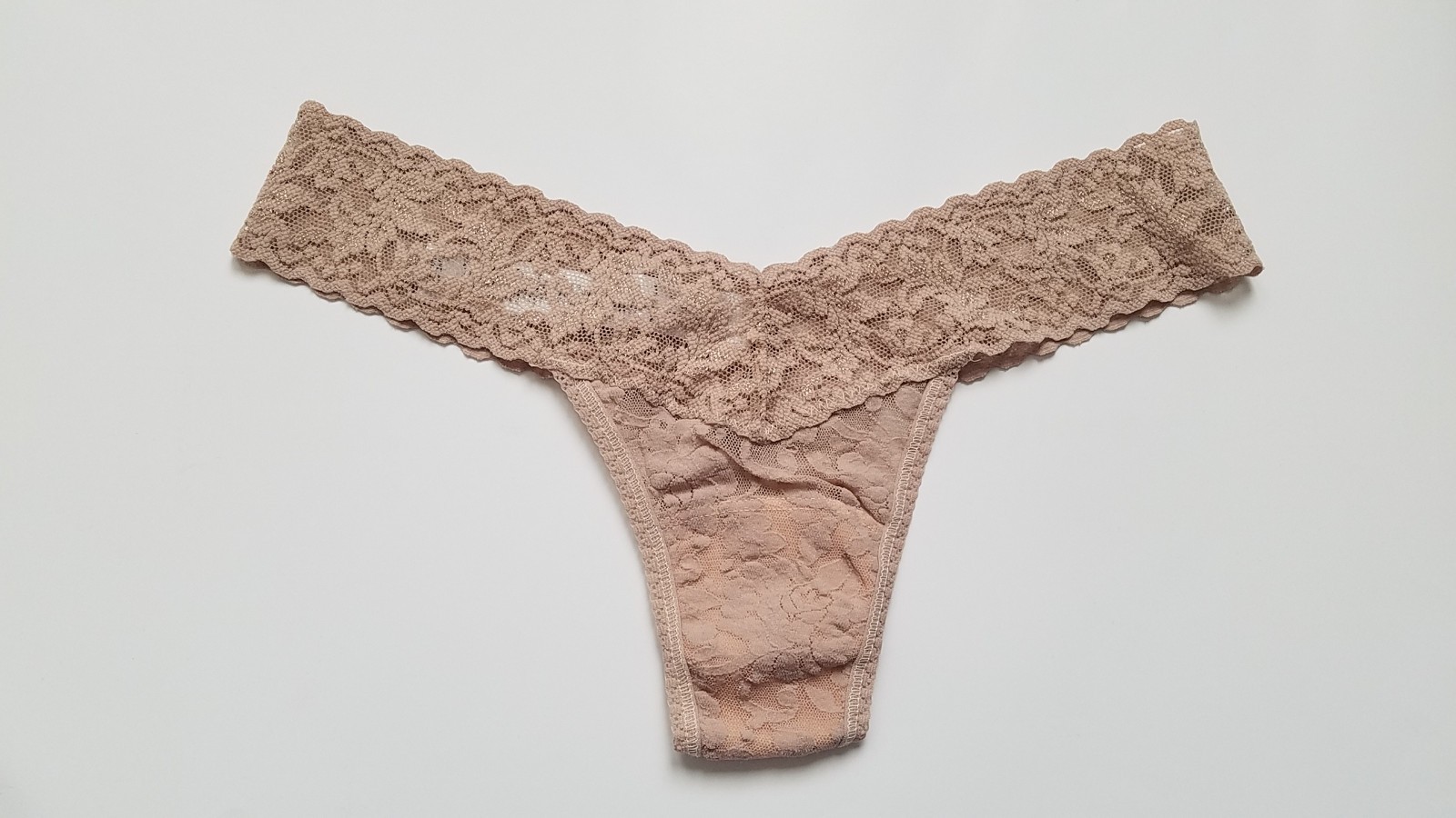 Hanky Panky Signature Lace Low Rise Thong, Chai, One Size