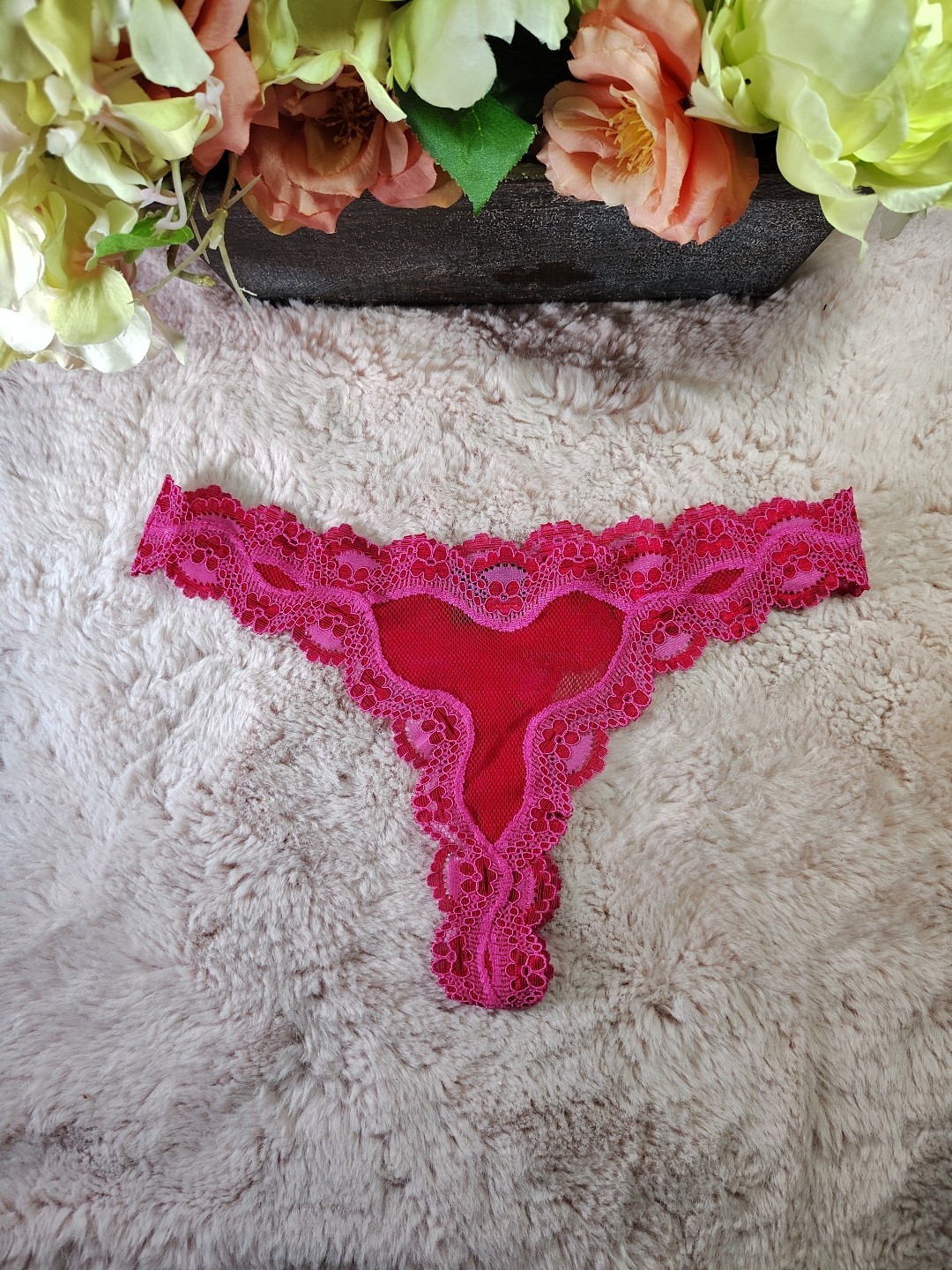 NWOT Vintage Victoria’s Secret Sexy Little Things Fishnet Lace Trim Thong Small
