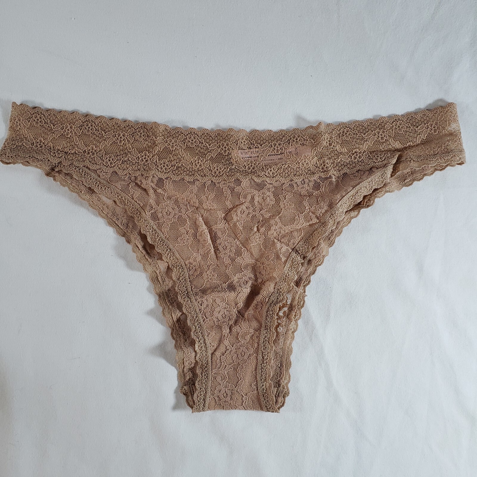 Victoria’s Secret Low-Rise Cheekini XL Beige Buff Lace