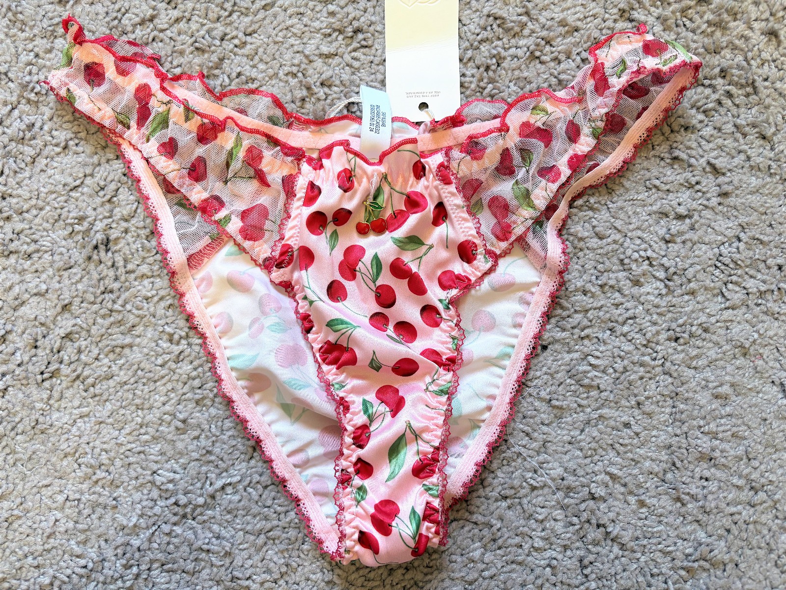 NWT – VICTORIA’S SECRET LOVE FOR LEMONS THONG PANTY LOUISE CHERRY WHITE – S XL