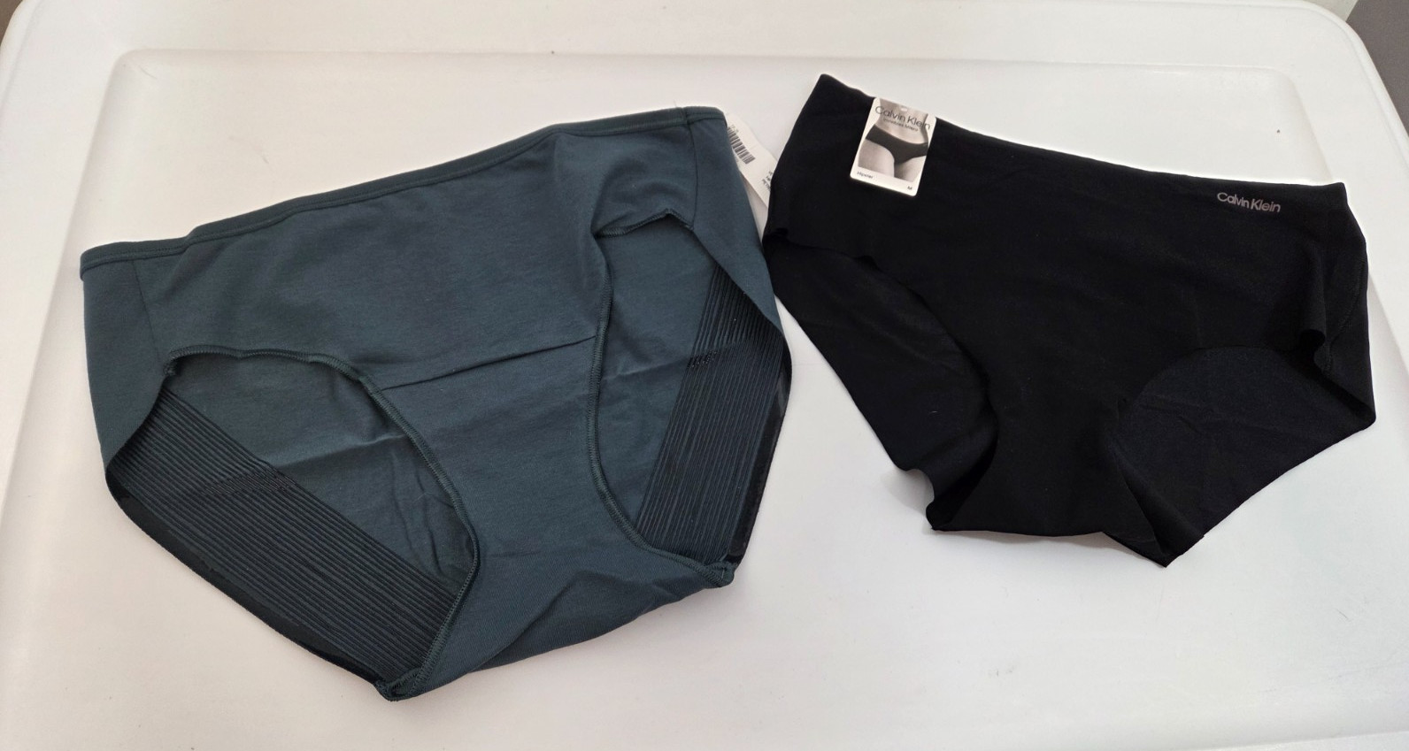 Lot of 2 Hipster Panties Calvin klein & Soma VE NWT Women’s Medium