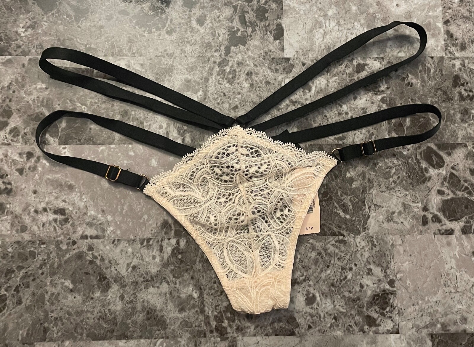 NWT VICTORIA’S SECRET S IVORY LACE BLACK ADJUSTABLE STRAP RARE V STRING PANTIES