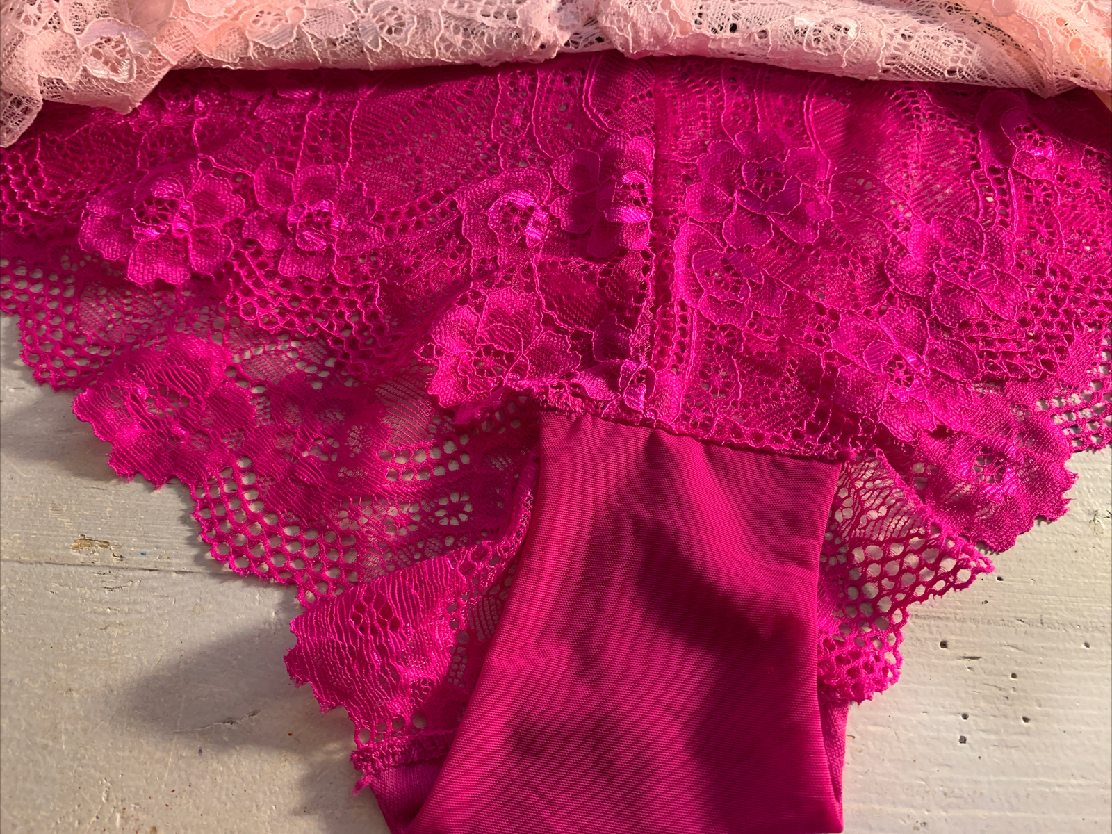 JUICY COUTURE INTIMATES 2 PACK CHEEKY BIKINI LACE PANTIES XL PINKS