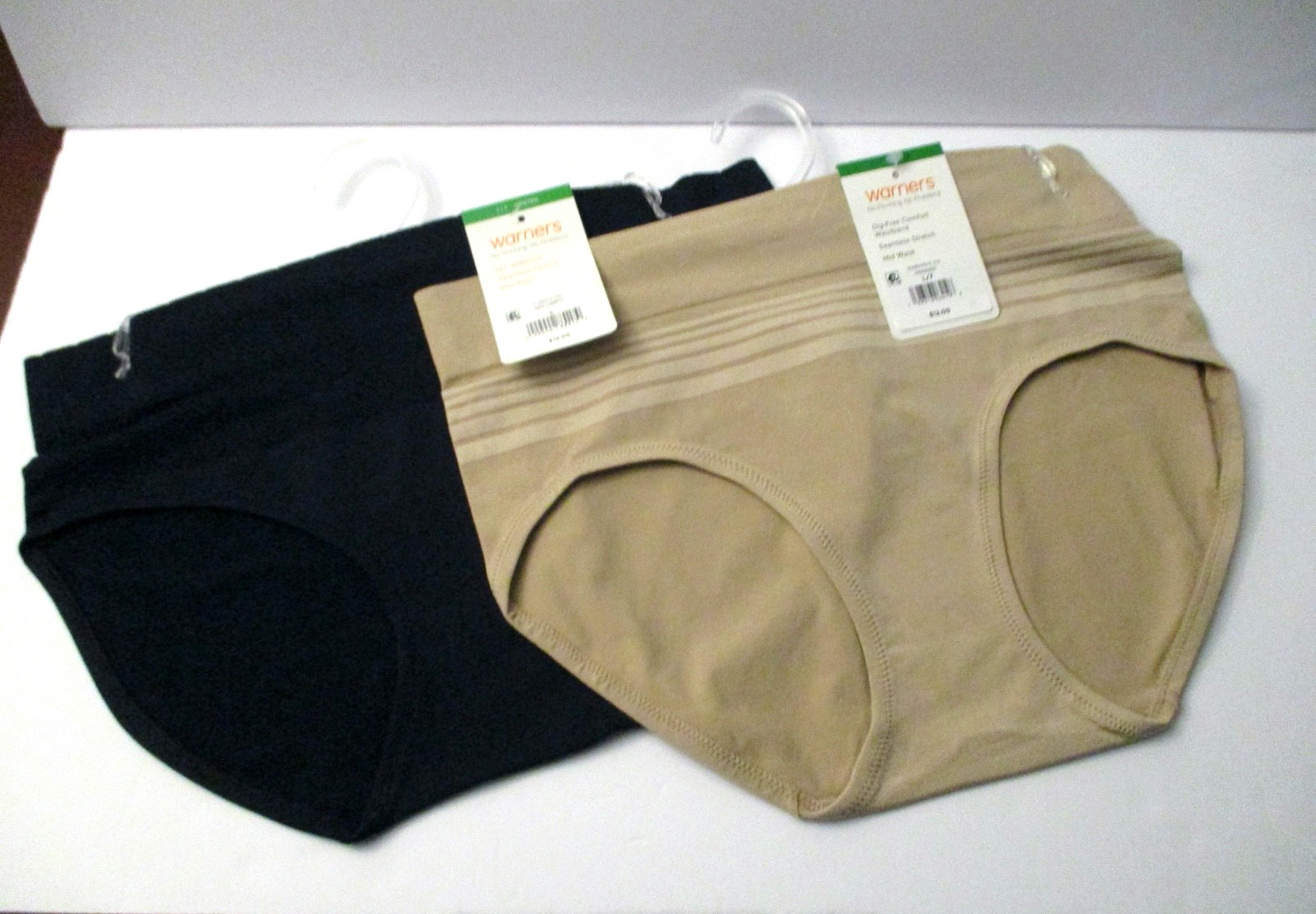 Warners hipster seamless stretch panties 2 pair size 7/L